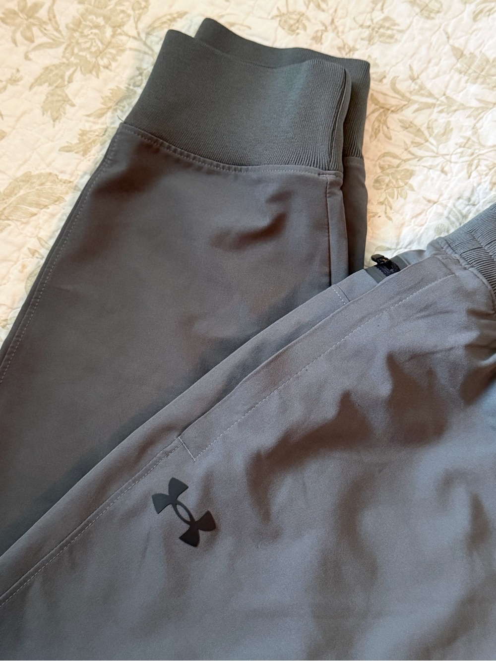Under Armour Men’s Charcoal Performance Jogger Pants. NWOT - Picture 2 of 4